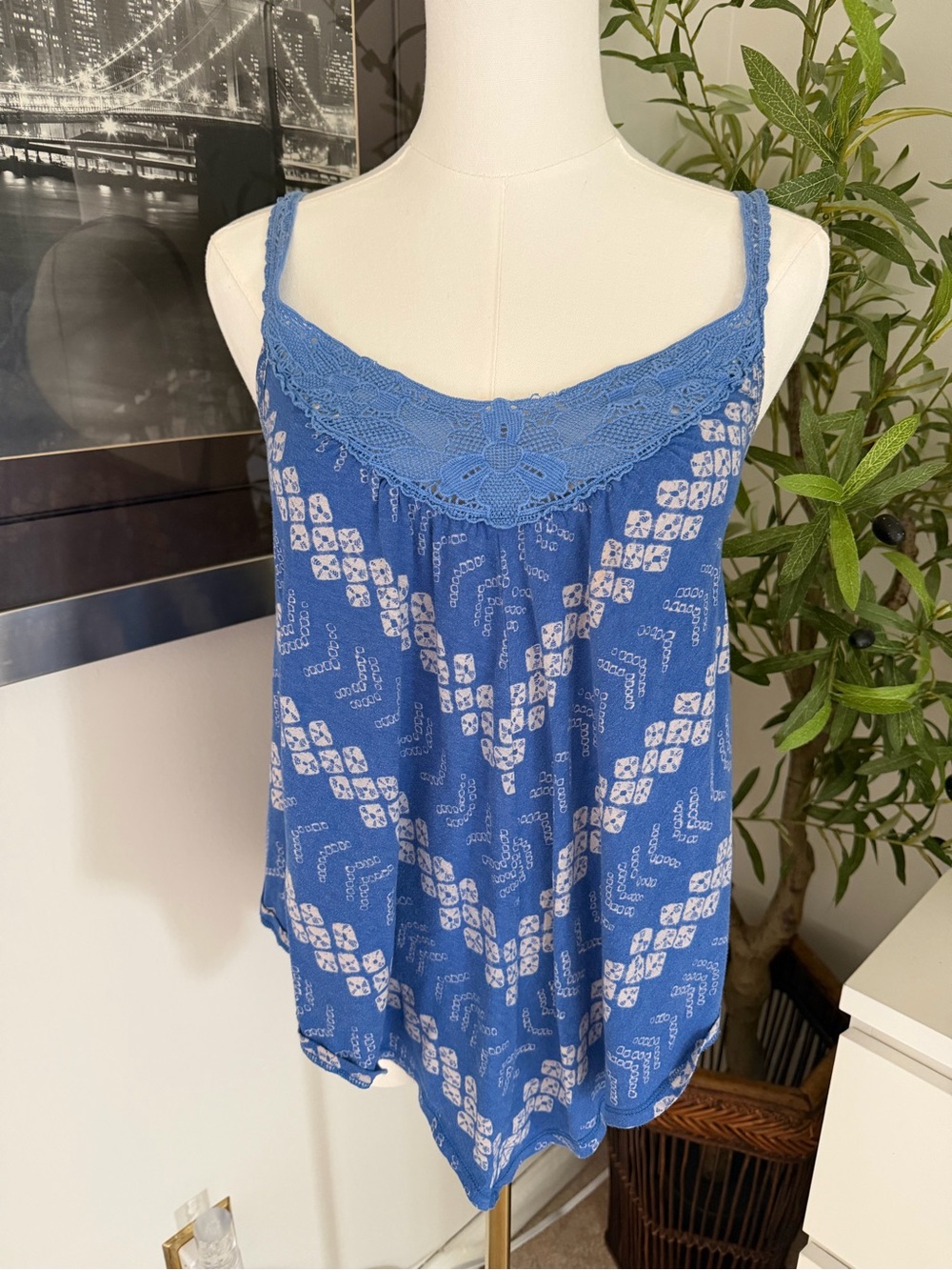 American Eagle Outfitters Blue Boho Crochet Tank Top Size Small